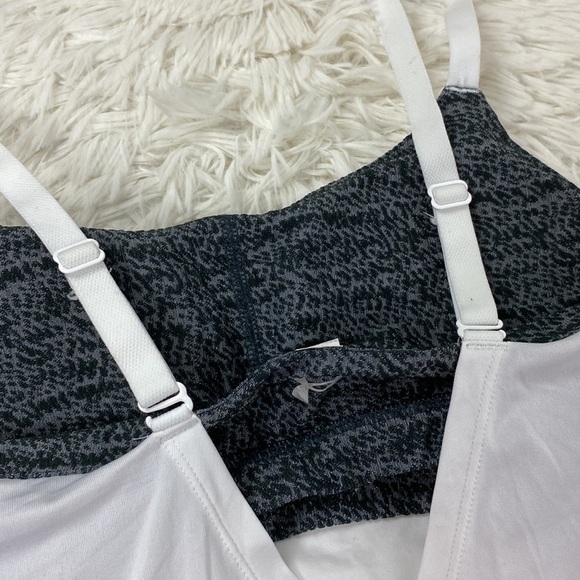 Under Armour 2in1 Tank - Picture 6 of 7